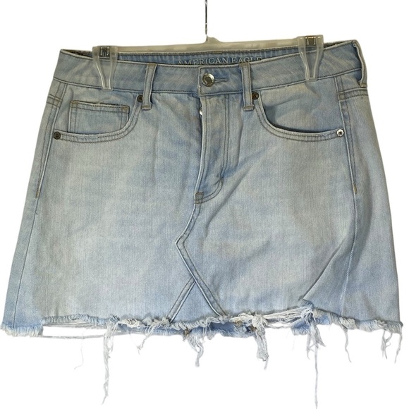 American Eagle Outfitters Dresses & Skirts - AMERICAN EAGLE AEO Women's Size 8 Lightwash distressed frayed hem mini skirt